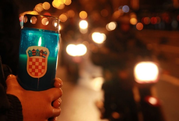 U hrvatskim gradovima svijeće za žrtve Vukovara: "Nikada se više ne ponovilo"
